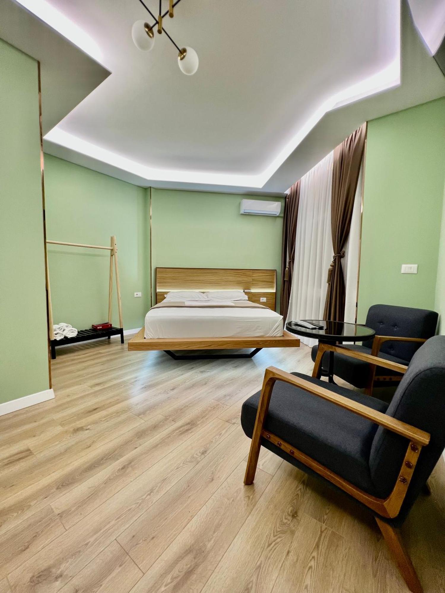 Spiranca Luxury Suites ติรานา ภายนอก รูปภาพ