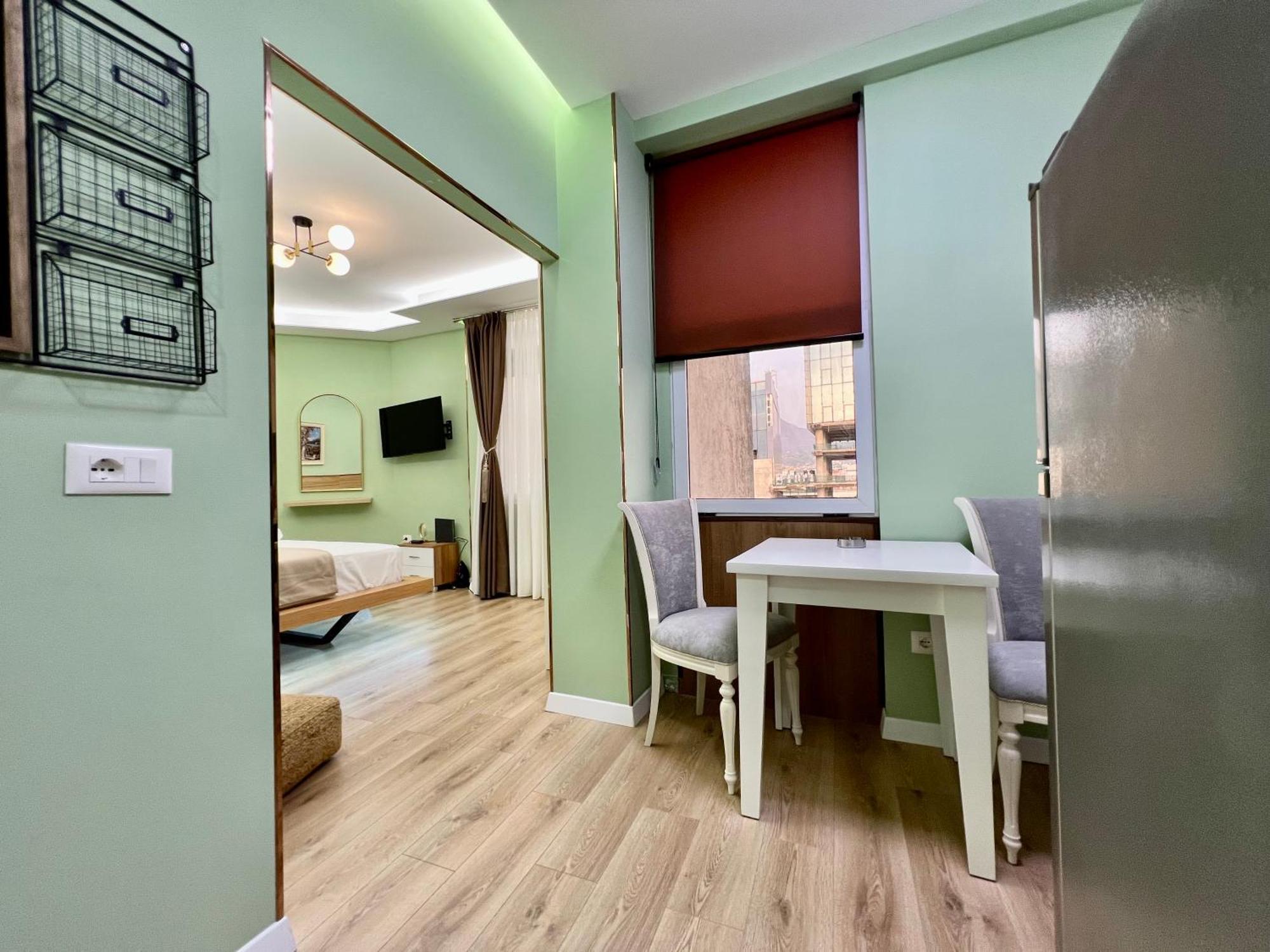 Spiranca Luxury Suites ติรานา ภายนอก รูปภาพ