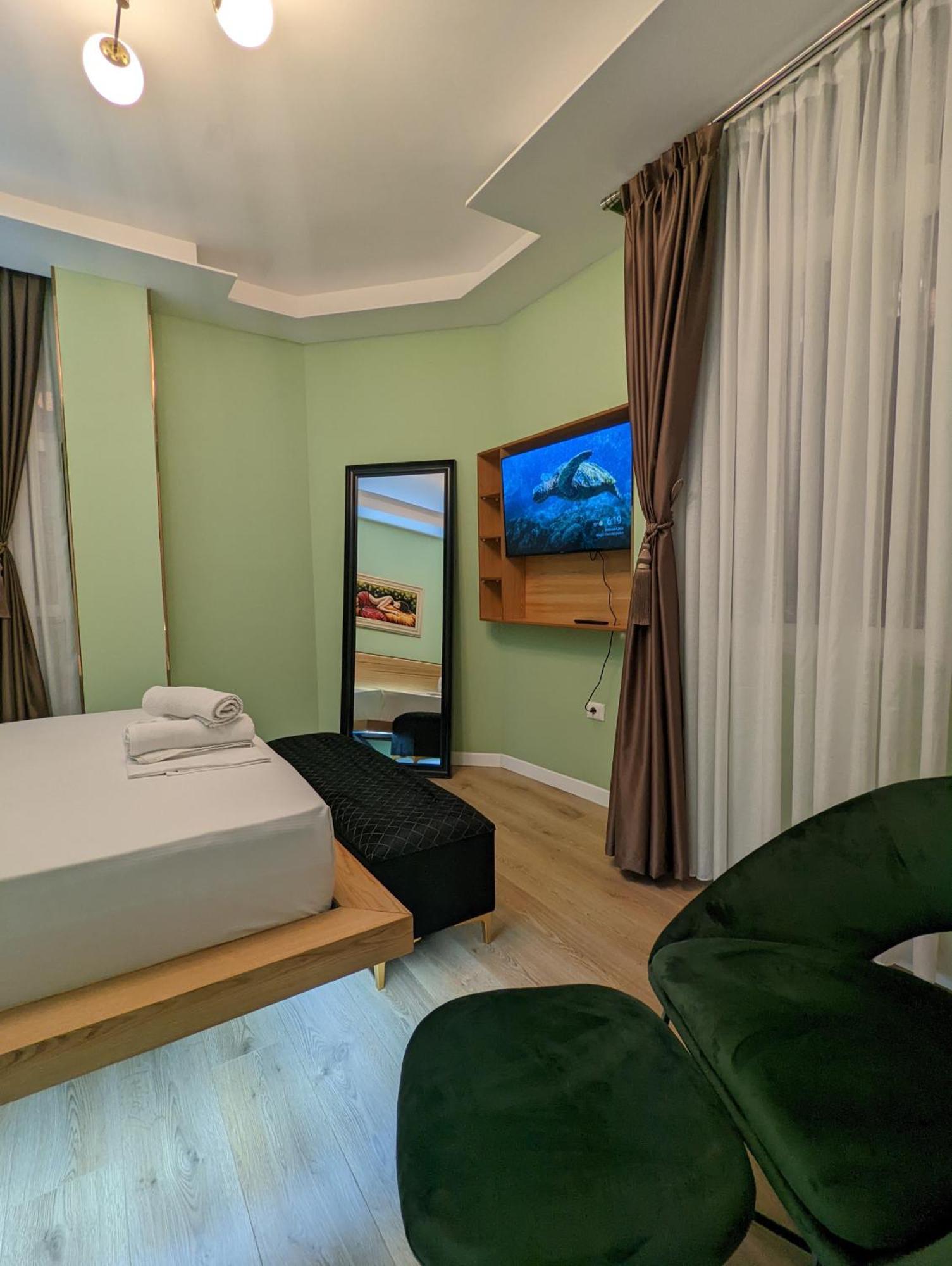Spiranca Luxury Suites ติรานา ภายนอก รูปภาพ