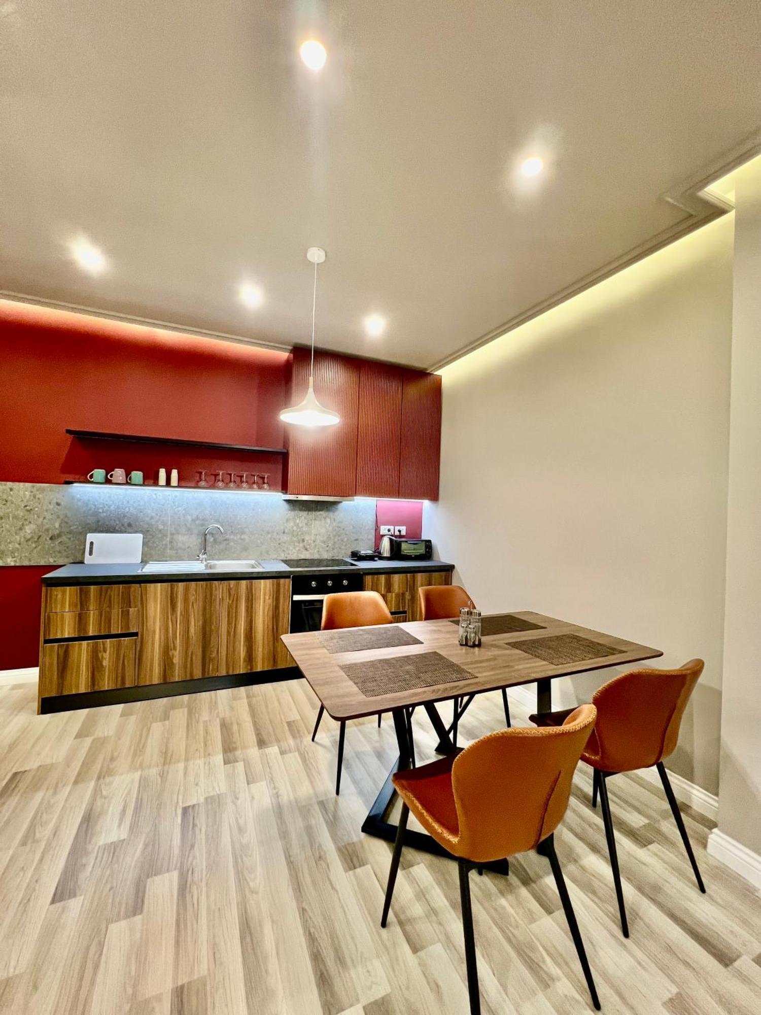 Spiranca Luxury Suites ติรานา ภายนอก รูปภาพ