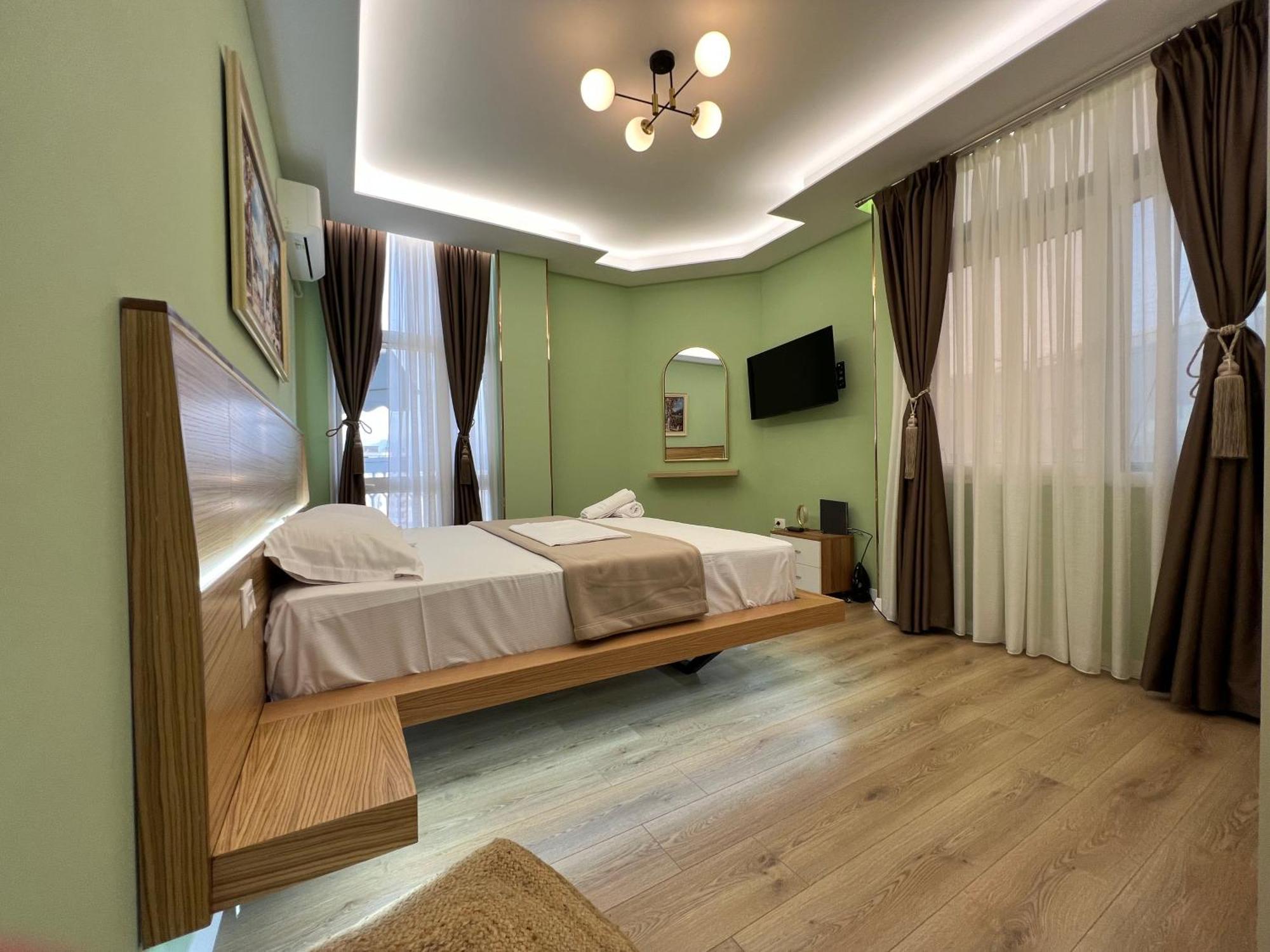 Spiranca Luxury Suites ติรานา ภายนอก รูปภาพ