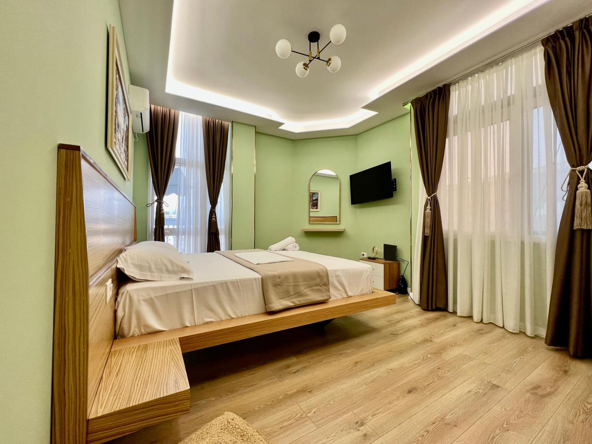 Spiranca Luxury Suites ติรานา ภายนอก รูปภาพ